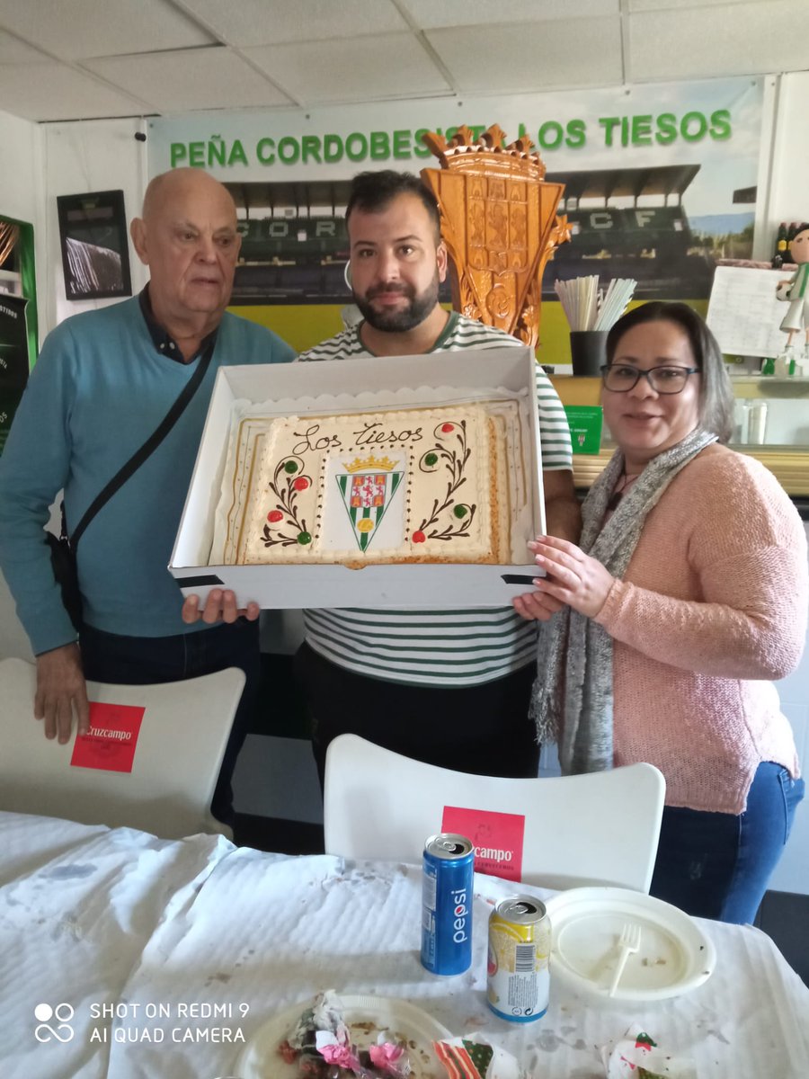 Compartiendo buenos momentos con toda la familia de soci@s y amig@s de la #PeñaCordobesistaLosTiesos
Celebrando juntos nuestra COMIDA DE NAVIDAD pasando bien entre risas y abrazos que siga siendo la gran familia que somos
Felices fiestas..
