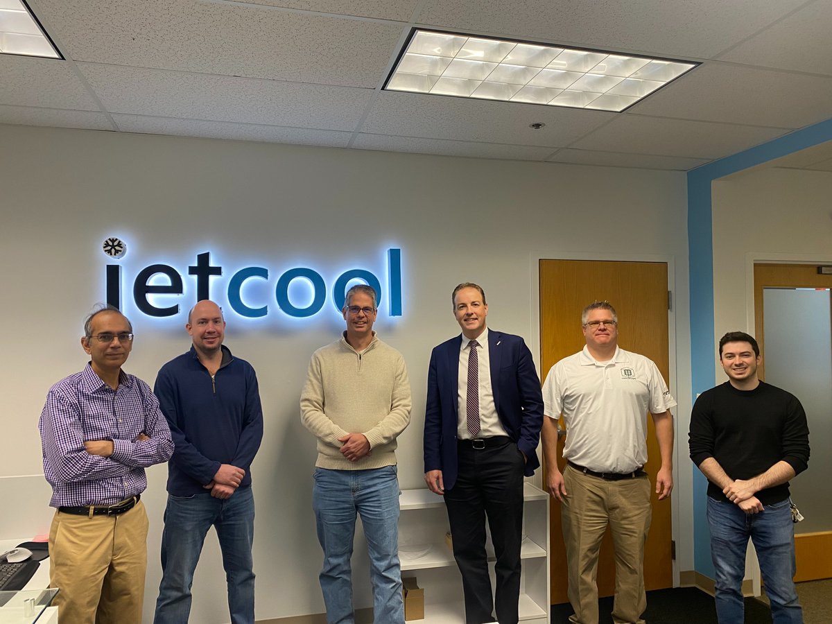 ARPA-E (@arpae) on Twitter photo ARPA-E Program Director Dr. Peter de Bock visited COOLERCHIPS program performer <a href="/jetcool_usa/">JETCOOL Technologies Inc.</a> to learn about their Sub-One cooling technology that aims to maximize energy efficiency in data centers.
Learn more here: arpa-e.energy.gov/technologies/p…
#ARPAEontheRoad ARPA-E Program Director Dr. Peter de Bock visited COOLERCHIPS program performer <a href="/jetcool_usa/">JETCOOL Technologies Inc.</a> to learn about their Sub-One cooling technology that aims to maximize energy efficiency in data centers.
Learn more here: arpa-e.energy.gov/technologies/p…
#ARPAEontheRoad