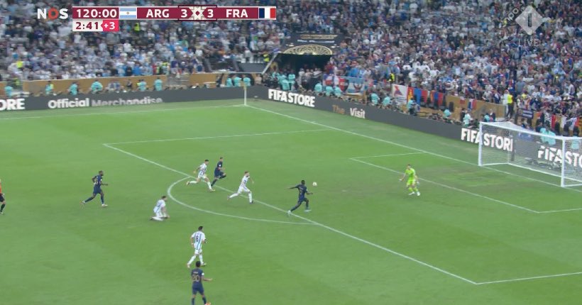 Dernière minute de jeu, passe de Kolo Muani pour le but vainqueur de Kylian Mbappé!!! 
L’@equipedefrance devient championne du monde pour la 3e fois!!! 
QUADRUPLÉ de Kylian Mbappé qui s’offre son premier ballon d’or et rentre un peu plus dans l’histoire!!!
… 1 an déjà ✨ #ARGFRA