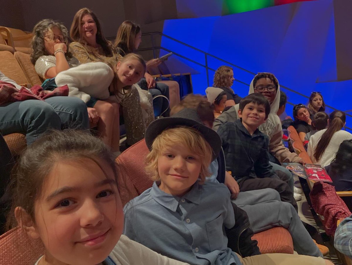 This past Saturday, our 2nd grade scholars went to see the Nutcracker at the Fred Kavli Theater! With the use of our Cultural Arts Passport money, students at SOEC get a chance to bring the city of Los Angeles and beyond to life! @LAUSDArts @LAUSDSup @LASchoolsNorth