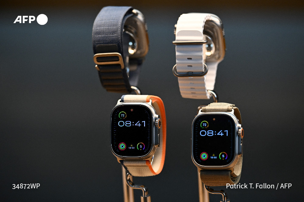 Apple says it will stop selling some of its smartwatch models in the United States while it fights a patent battle over technology for detecting blood oxygen levels. u.afp.com/55HV