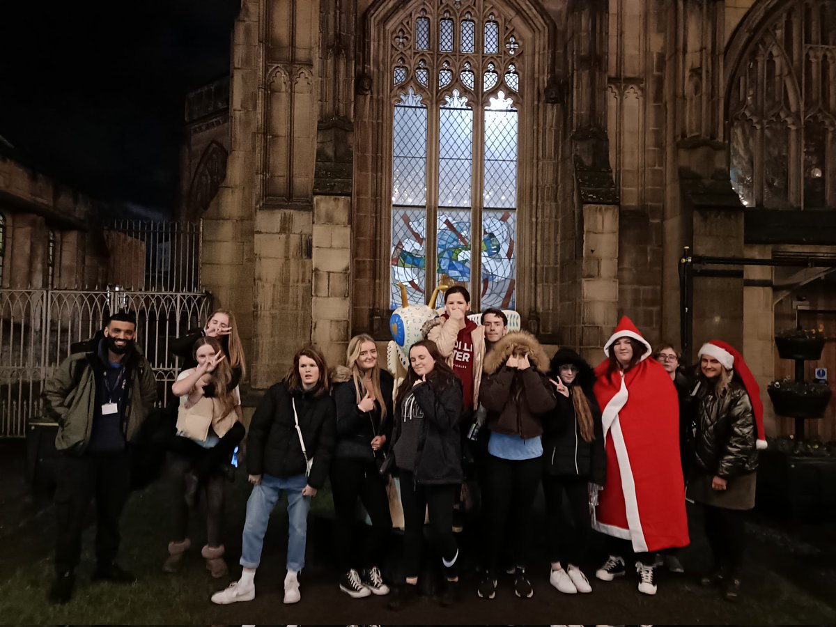 Brilliant night at the LGBT+ community carol concert, young people from Heywood and Middleton enjoyed joining in the festivities at Manchester Cathedral thank you @TheProudTrust #rochdaleyouthie #community #Christmas ❄️🌲⛄🎄🎅🤶