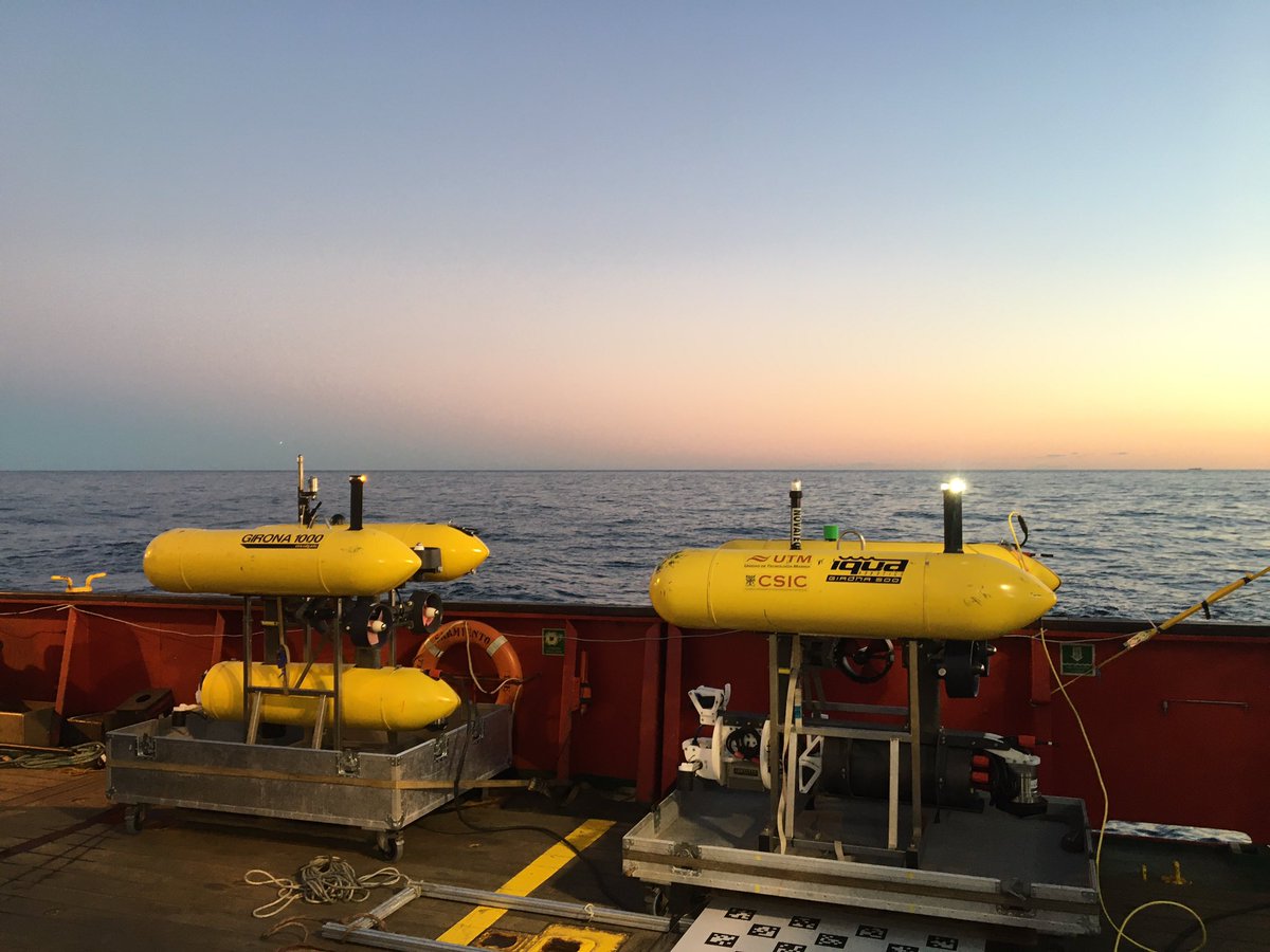 Conducting some #RESBIO experiments onboard the R/V #SarmientoDeGamboa with @la_UPC - @OBSEAsarti , @ICMCSIC, and @ViCOROB. 🚢🐙🦈🦞#MPAs