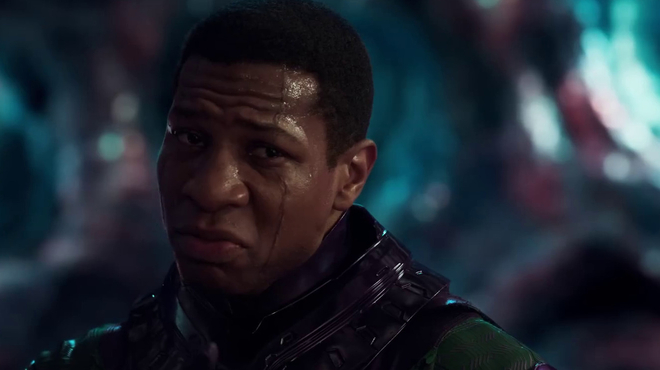 multitematix's tweet photo. 🚨[DESPEDIDO] 

Marvel Studios tomó la decisión de despedir a Jonathan Majors tras ser declarado culpable en múltiples cargos de agresión y acoso, por un jurado integrado por 6 personas el día de hoy. 

El actor conocerá su sentencia el 6 de febrero de 2024. https://t.co/NCC0EeTHi7