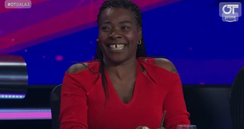 arusparz's tweet photo. Chenoa a Juanjo y Martin: …porque el amor nunca sobra
Buika: Tu sí que sobras, a tu puta casa!
#otgala4 #buikaot https://t.co/nB4OGTIiLb