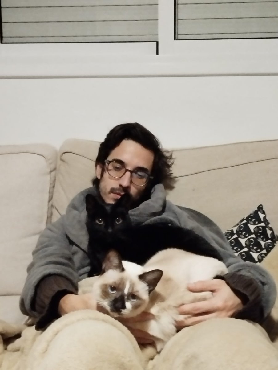 EricRod_LYV's tweet image. El poder curativo de los gatos me sacará el resfriado a toda velocidad.