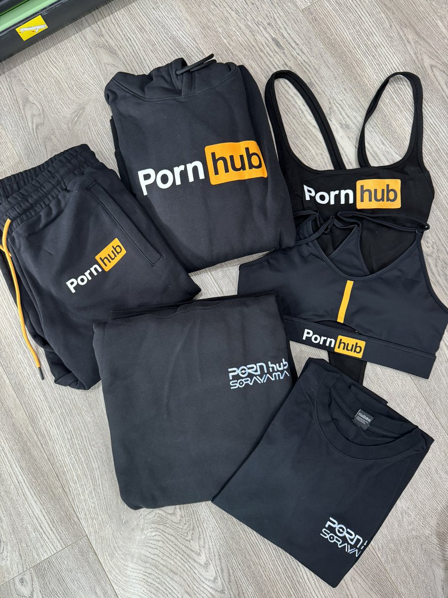 thank you so much @Pornhub for the merch, can't wait to wear it out 😜 🖤🧡🖤🧡