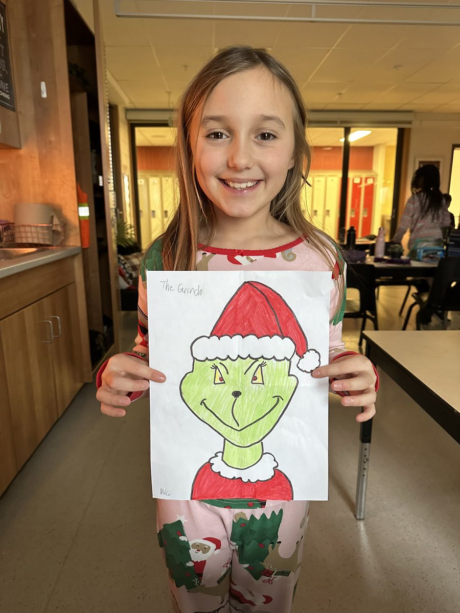 Joy Day Fun! ♥️🎄 @StGregoryHCDSB Working hard on our Christmas crafts - we can’t wait for the final product!