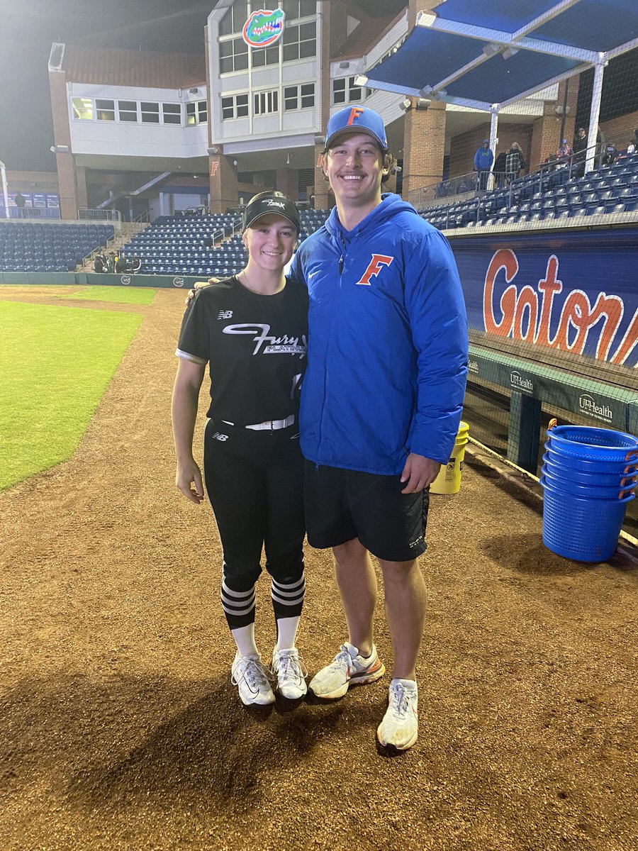 airebita13's tweet photo. Had an amazing pitching camp at @UF. Thank you for hosting me!
@GatorsSB @_TimWalton @aricthomas4 @ExtraInningSB 
@FPXHutchins https://t.co/sbOypTQ2yg