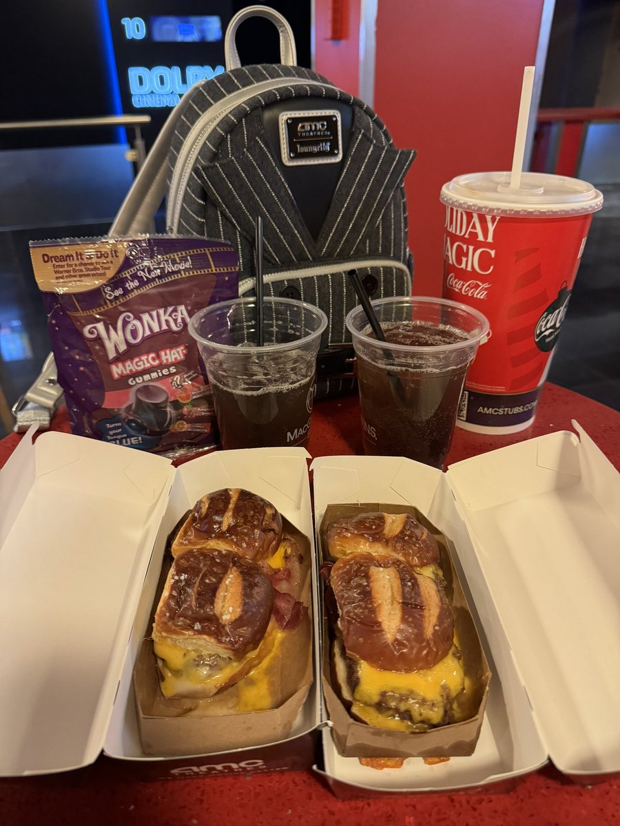 Ready for round 2 of #Wonka !! Excited to try the new bacon beer cheese sliders. No chocolate yet but soon! @S_O_J_K_A 
#WhatsYourImpact #AMC