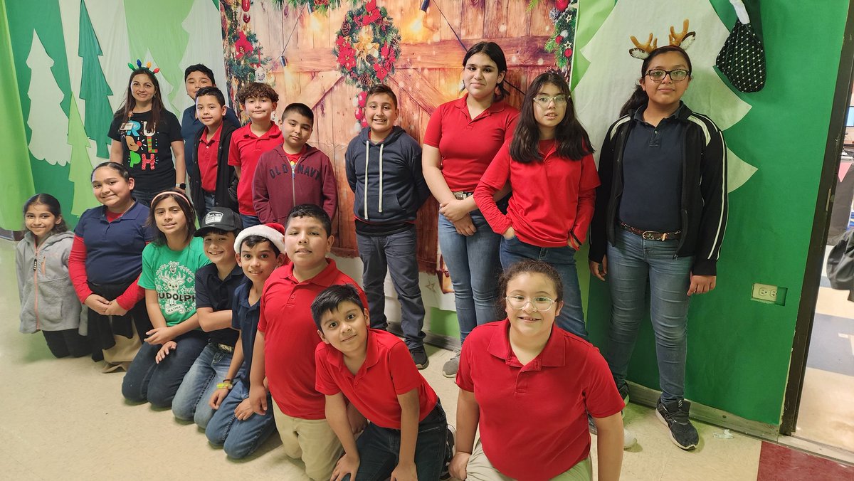 LYEcoding's tweet image. I had an amazing time with my Robotics and AV Club students at our party! Their passion and dedication to their projects are truly inspiring. They are incredible. @Las_Yescas