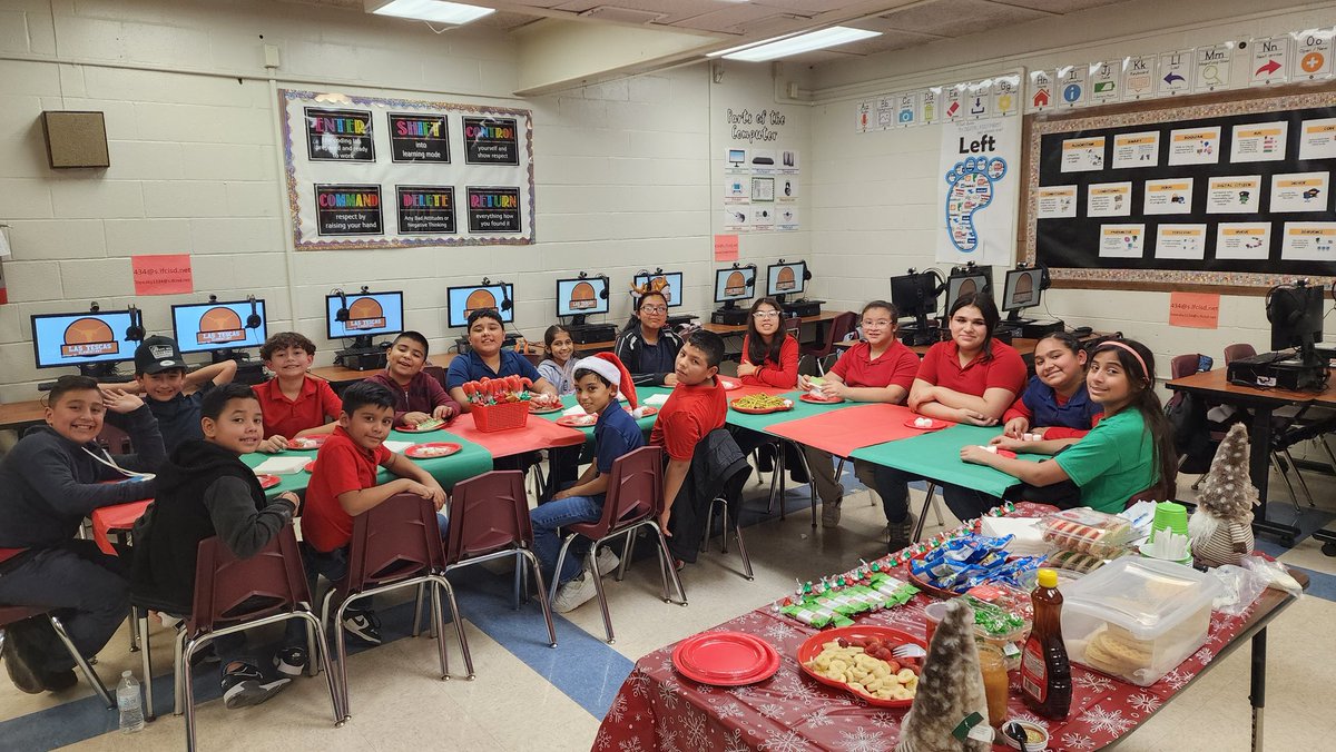 LYEcoding's tweet image. I had an amazing time with my Robotics and AV Club students at our party! Their passion and dedication to their projects are truly inspiring. They are incredible. @Las_Yescas