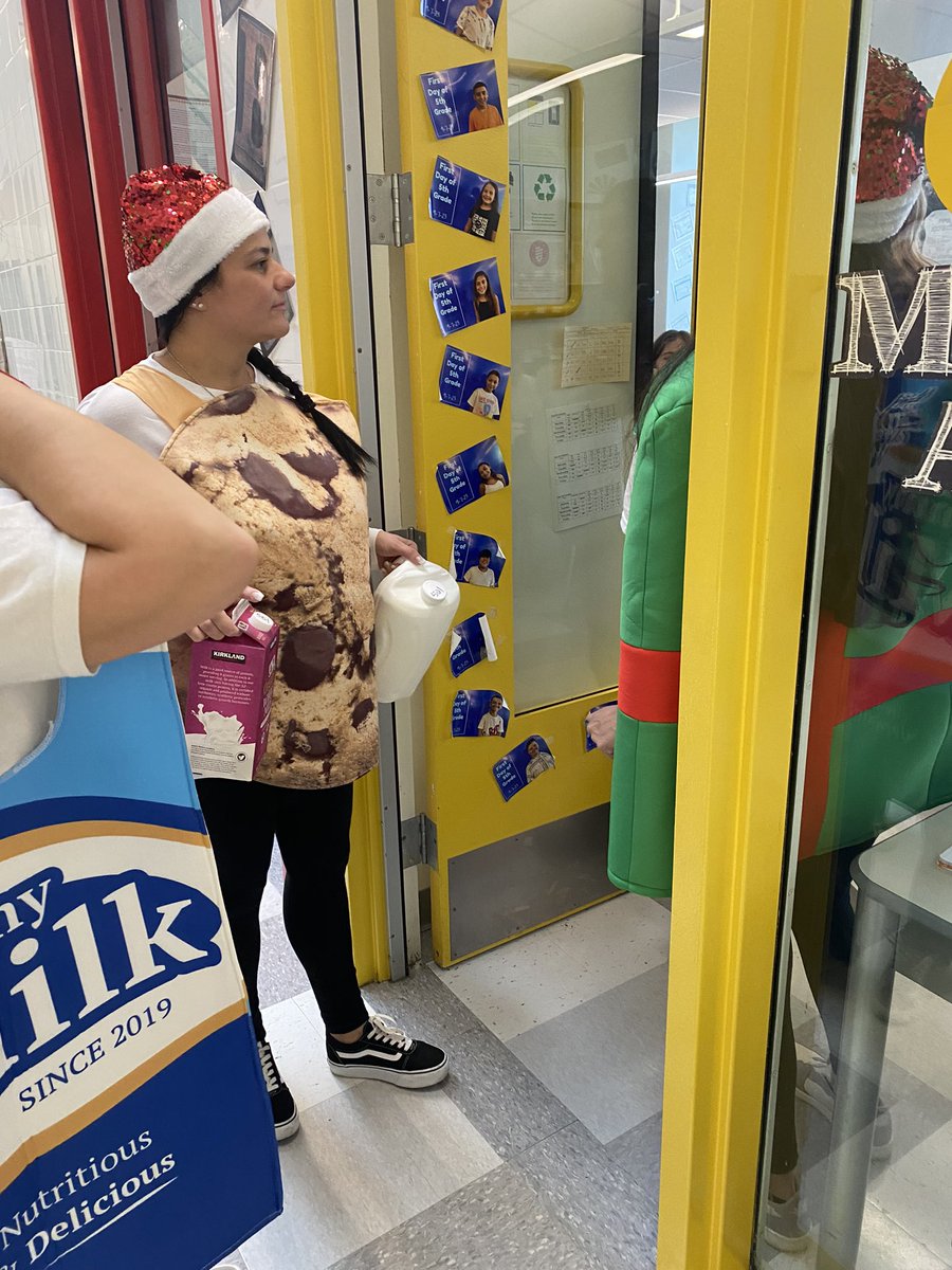 P.S. 62 Growing Leaders (@ps62thekathlee1) on Twitter photo Our PS 62 PTA in the building today for their monthly giveback! Milk and Cookies was the theme for the day. The students were full of excitement! <a href="/DrMarionWilson/">Dr. Marion Wilson</a> <a href="/CChavezD31/">Christine Chavez</a> @D31DSPalton Our PS 62 PTA in the building today for their monthly giveback! Milk and Cookies was the theme for the day. The students were full of excitement! <a href="/DrMarionWilson/">Dr. Marion Wilson</a> <a href="/CChavezD31/">Christine Chavez</a> @D31DSPalton