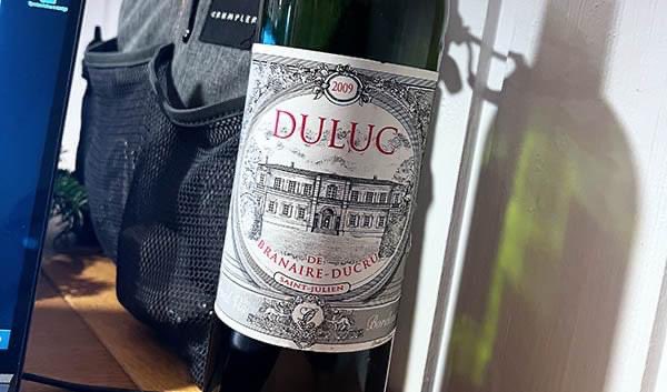 Duluc de Branaire Ducru Saint-Julien er andenvinen hos 4. Cru Classé vinslottet #chateaubranaireducru i #saintjulien og var næste vin i glasset og endda i en ældre årgang 2009 #houlbergsblog #wineblogger #winelovers #winelover #supervin 94P