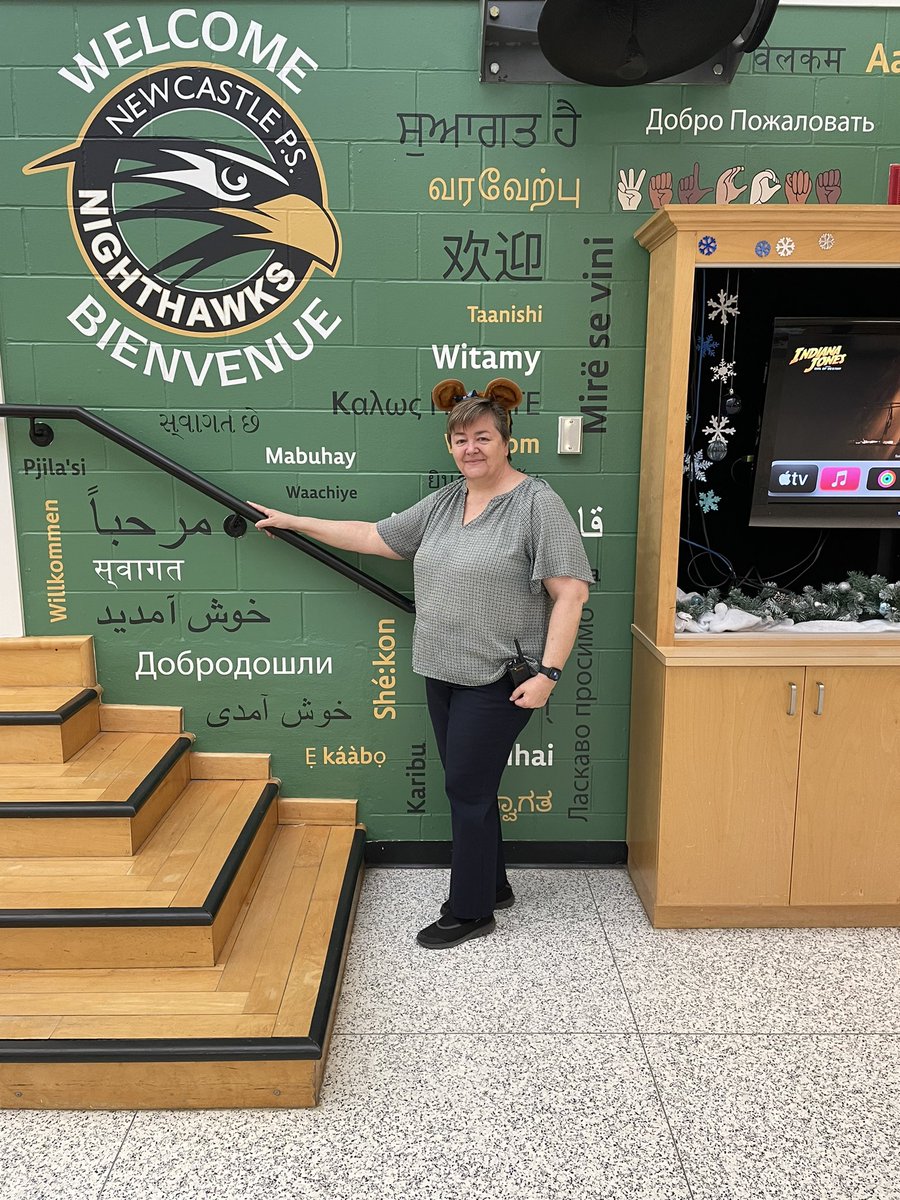 HelenTATh's tweet photo. Today was Hat and Toque day, so I dusted off my Warwick Academy ears. #QuoNonAscendam #BelongingMatters @newcastle_ps @WarwickAcademy https://t.co/lyIRS0R3e5