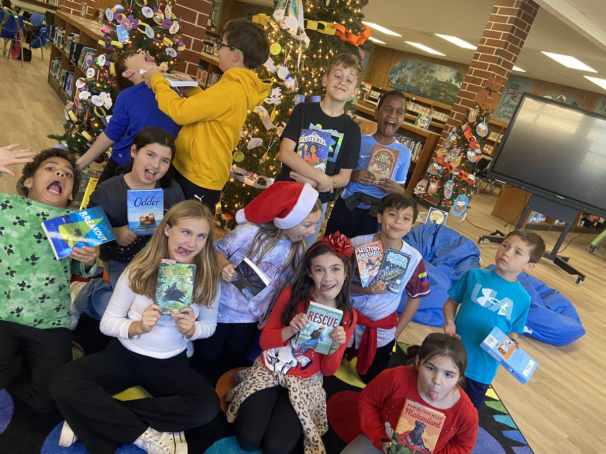 Holiday fun with the Reading Bowl kids today - a read aloud game and book swap (new books for everyone!) and some down time to enjoy just being together! @PaulaWerner9 #CCSDReads <a href="/CcsdMedia/">MediaCCSD</a> <a href="/TomeSociety/">Tome Society</a> <a href="/LibertyES1/">Liberty ES - Canton</a>