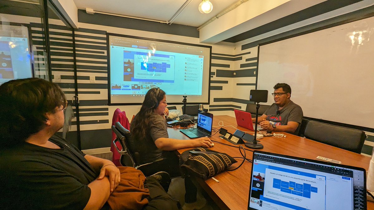 gdgcloudlima's tweet image. Y seguimos en nuestro #meetup...con algunos detalles técnicos pero...resolvimos!!!
 Siguenos en #Youtube
youtube.com/live/3Q5kAjvMA…