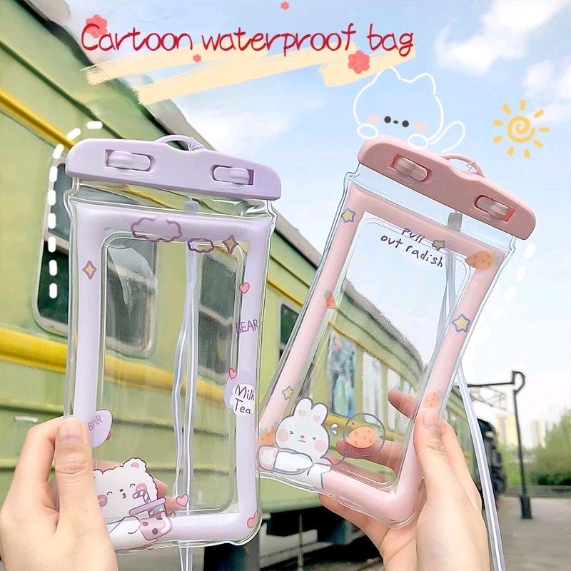 SptAy_24's tweet photo. Cek Tas Pouch Transparan Anti Air / Hujan Motif Kartun Holder Handphone Universal Untuk Diving / Renang dengan harga Rp13.600. Dapatkan di Shopee sekarang! https://t.co/OSHhvCXq4W https://t.co/i8sjsxQ8r0
