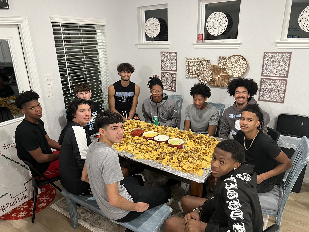 1st Annual B’Wood Varisty Basketball Christmas Party at the Benedicts!

District play starts tomorrow 🎅🏻 🏀 🎄

#BucPRiDE #basketballfamily <a href="/BWood_Hoops/">Brazoswood Buccaneer 🏀</a> <a href="/BwoodBucs/">Brazoswood HS</a>