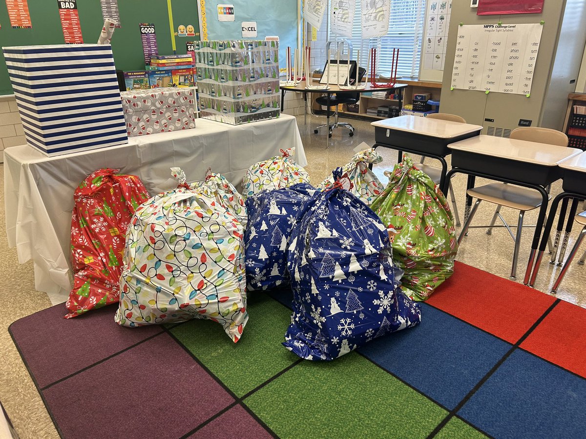 So grateful for the Zeta Phi Beta Sorority, Inc. Mu Xi Zeta Chapter for their ongoing support of the families of Bedford! Your generosity is so appreciated!! <a href="/sueweese/">Suzanne DeWeese</a> <a href="/ZetaGrandBoule/">ZetaPhiBetaSorority</a> <a href="/BCPSTitleI/">BCPS Title I</a> <a href="/CouncilmanIzzy/">Izzy Patoka</a>