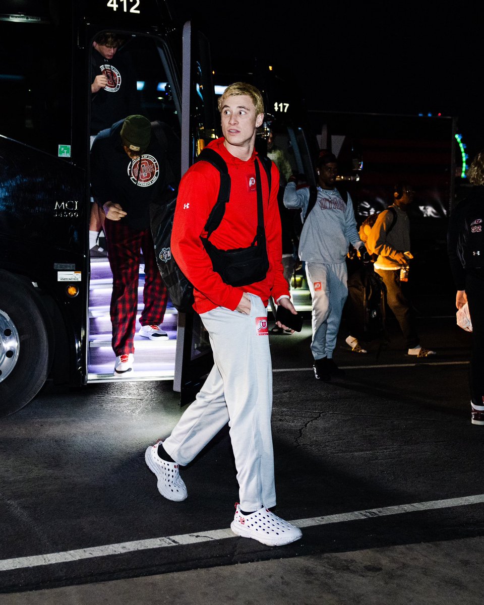 Welcome @Utah_Football to the @SRSDistribution Las Vegas Bowl. 🛬 #LVBowl | #Vegas | #BowlSeason | #GoUtes