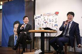 "찢재명"
"막산이"
"해골찬"
"애미추"...

이낙연 지지자들이
지난 2018년 지방선거 때부터 
지금까지 퍼부은 저주와 선동은
덕담이었나보다?

이낙연씨는 이재명 대표를 고소한
백광현 방송에 여러번 출연하셨죠?
만일 이낙연씨를 고소한 자의
유투버 방송에 이재명이 출연했다면 어떤 대응했을까요?