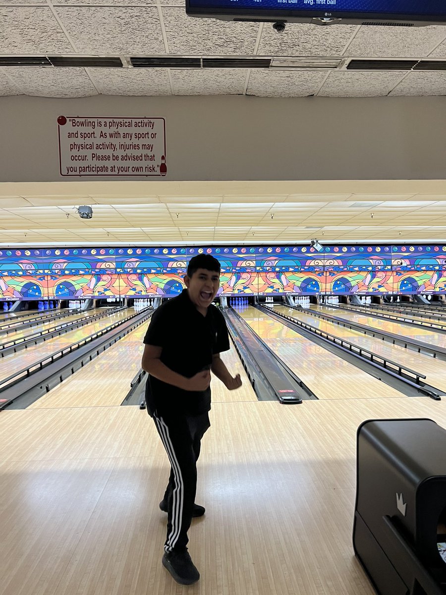 7th grade incentive to Pin Chasers bowling was awesome. Nothing better than pizza, bowling, and friends! We are MEMORIAL! Go Bulldogs!