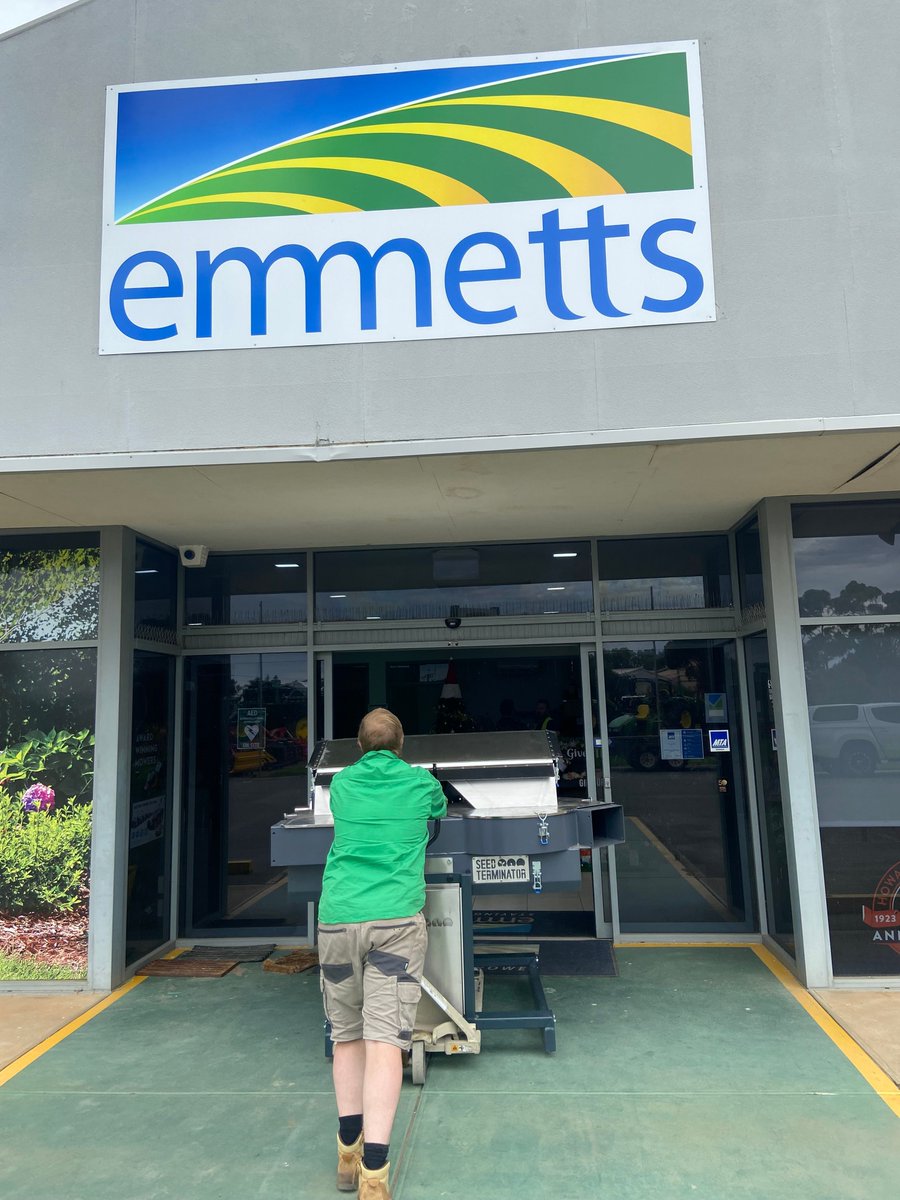 seed_terminator's tweet image. Mark and Kate had a delivery for Emmetts Roseworthy yesterday 😎 

#LookingSnazzy #SeedTerminator #HappyDays