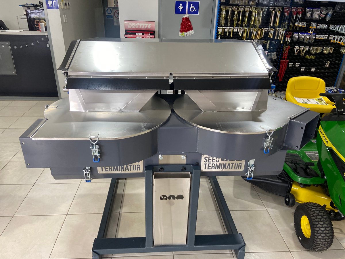 seed_terminator's tweet image. Mark and Kate had a delivery for Emmetts Roseworthy yesterday 😎 

#LookingSnazzy #SeedTerminator #HappyDays