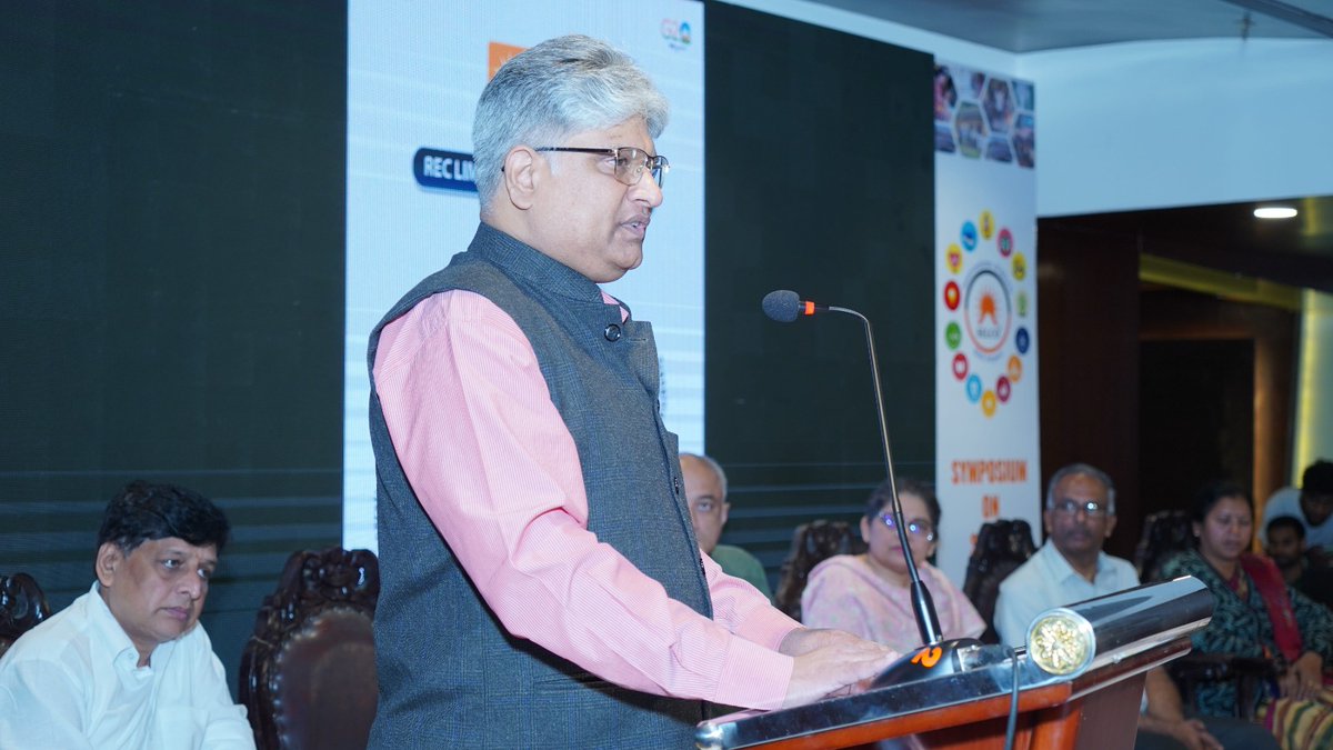 REC Limited (@reclindia) on Twitter photo Sh. Somya Kant, Sr. CPM, REC Ltd., delivered the inaugural address at the Symposium on Solar Energy, organised by <a href="/SELCOIndia/">SELCO India</a> in Bengaluru on 16th December, 2023. With over thirty years of experience in the Indian power sector, Sh. Kant’s expertise ranges from project financing Sh. Somya Kant, Sr. CPM, REC Ltd., delivered the inaugural address at the Symposium on Solar Energy, organised by <a href="/SELCOIndia/">SELCO India</a> in Bengaluru on 16th December, 2023. With over thirty years of experience in the Indian power sector, Sh. Kant’s expertise ranges from project financing