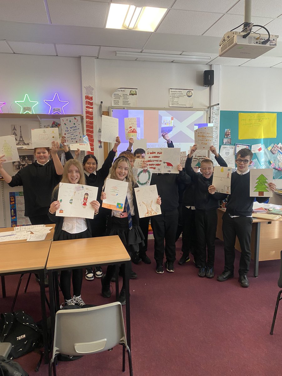 RhsModlangs's tweet image. Our S1 classes were delighted to get their Xmas cards from our partner school in Tarnos, south west France! Joyeux Noël @CTarnos