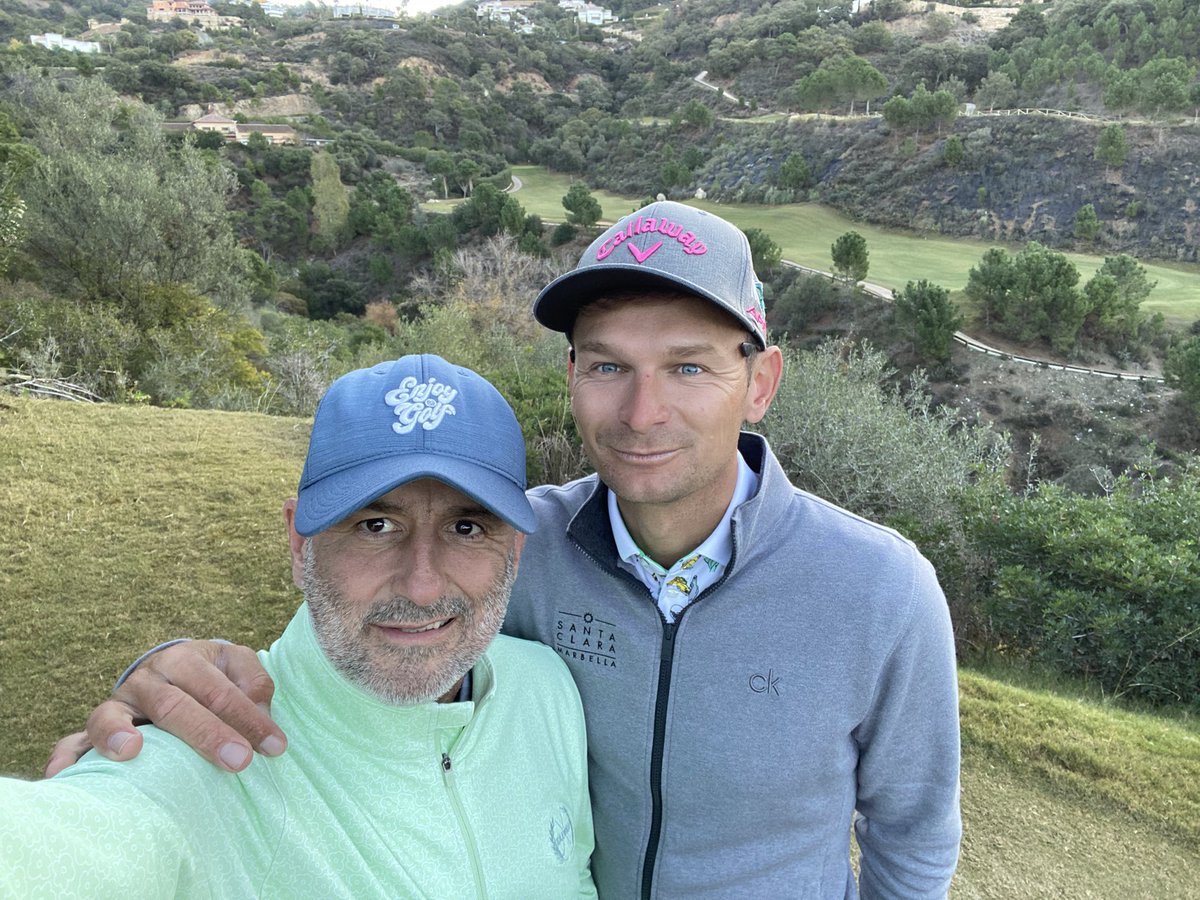 Wielka przyjemność zagrać z człowiekiem który pokonał przeciwności losu. Uczy innych gry w golfa oraz podejścia do życia⛳️Adrian Kaczała 🇪🇸⛳️