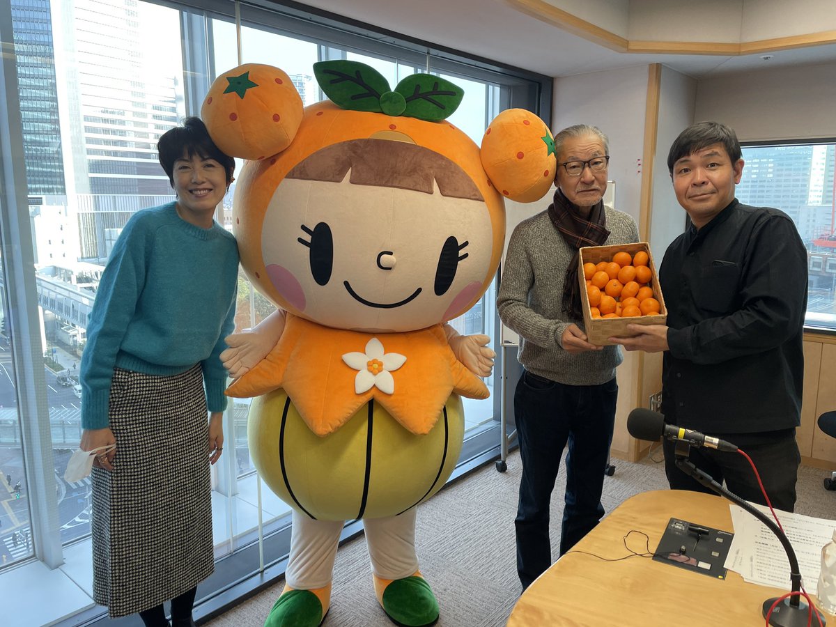 今日はスタジオに、日本みかん農協のイメージキャラクター「みーたん