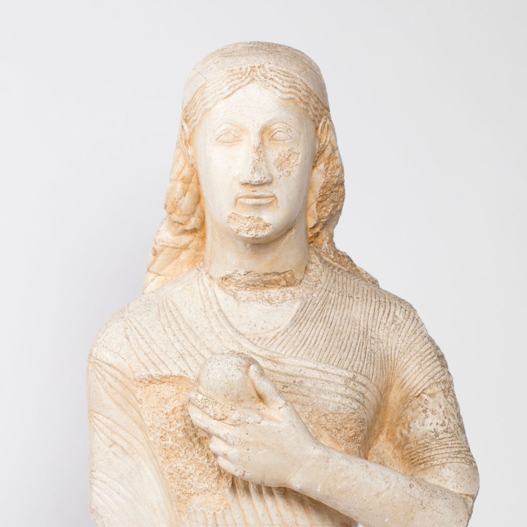 Congratulations to undergraduate student Lilian Geddes-Korb, the winner of the 2022-23 Max Le Petit & Gwenyth Jones Nicholson Collection Prize 🎉 Read Lillian's transcript analysing a plaster cast of an Athenian statue from the Nicholson Collection: bit.ly/3RQwLkx
