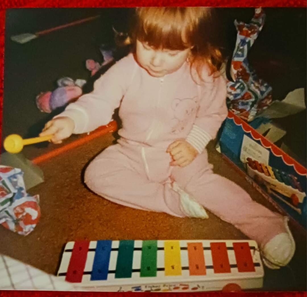 EntCornbread's tweet image. On Day 18 of "25 Days of the Holidays w/ @NancyHubanks" we celebrate her Birthday!

Happy BDay Nancy!
Here's to another year around the sun blessing us all with your talent! 🥳🎉🥂

Stream @NancyHubanks "Favorite Time of the Year" available on all streaming platforms worldwide!