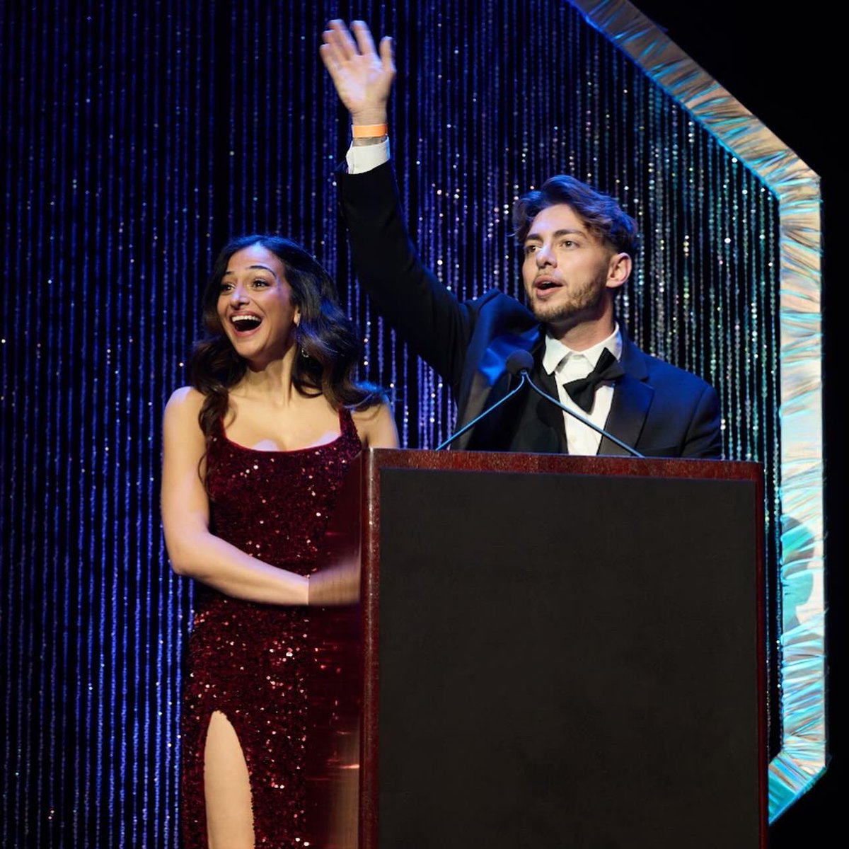 I may be the first person to be on the same stage as the Oscars and have my bow tie hanging off like a moron. @LenaAyad_ looks good tho 😍