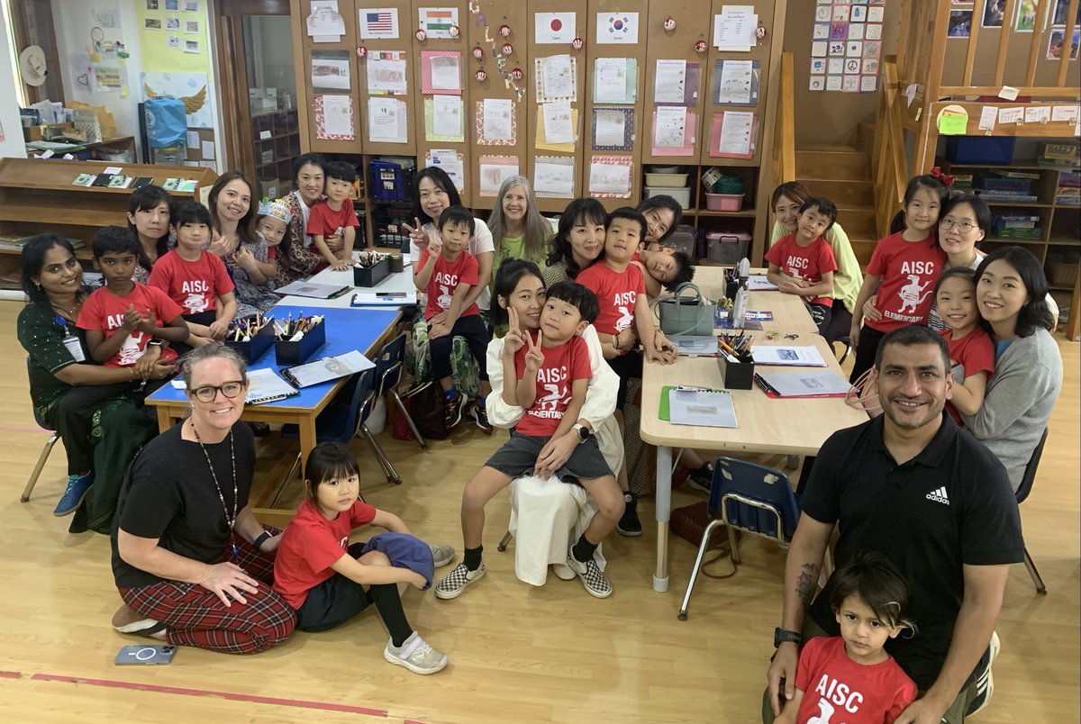 AISChennai's tweet image. All learning is celebrated at #AISChennai! Our #AISCGrade1 students were recognized for their achievements in writing during their in-classroom learning celebration, before broke for Winter!

#AISCLearner
#AISCElementary