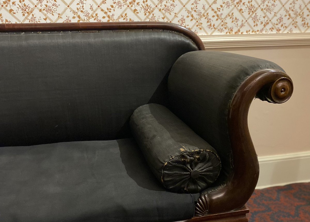 BronteParsonage's tweet image. #OTD On this day in 1848 Emily Brontë died at home in Haworth, aged thirty. Tradition has it that Emily died on the family’s sofa in the parsonage dining room, which you can see on display at the museum today. 

#EmilyBronte #WutheringHeights