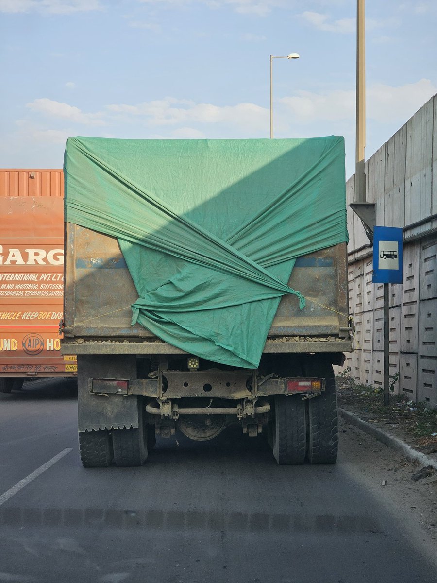 dhairyagajara's tweet image. #Gujarat का एक मात्र जिला #Kutch जहां हजारों Trucks बिना नंबर प्लेट घूमते हुए देखने मिलेंगे 

Thanks to @BhujRto &amp;amp; ARTO East Kutch

 बस आप पर भरोशा हैं की आप संज्ञान लेंगे @rmanjhu @sanghaviharsh