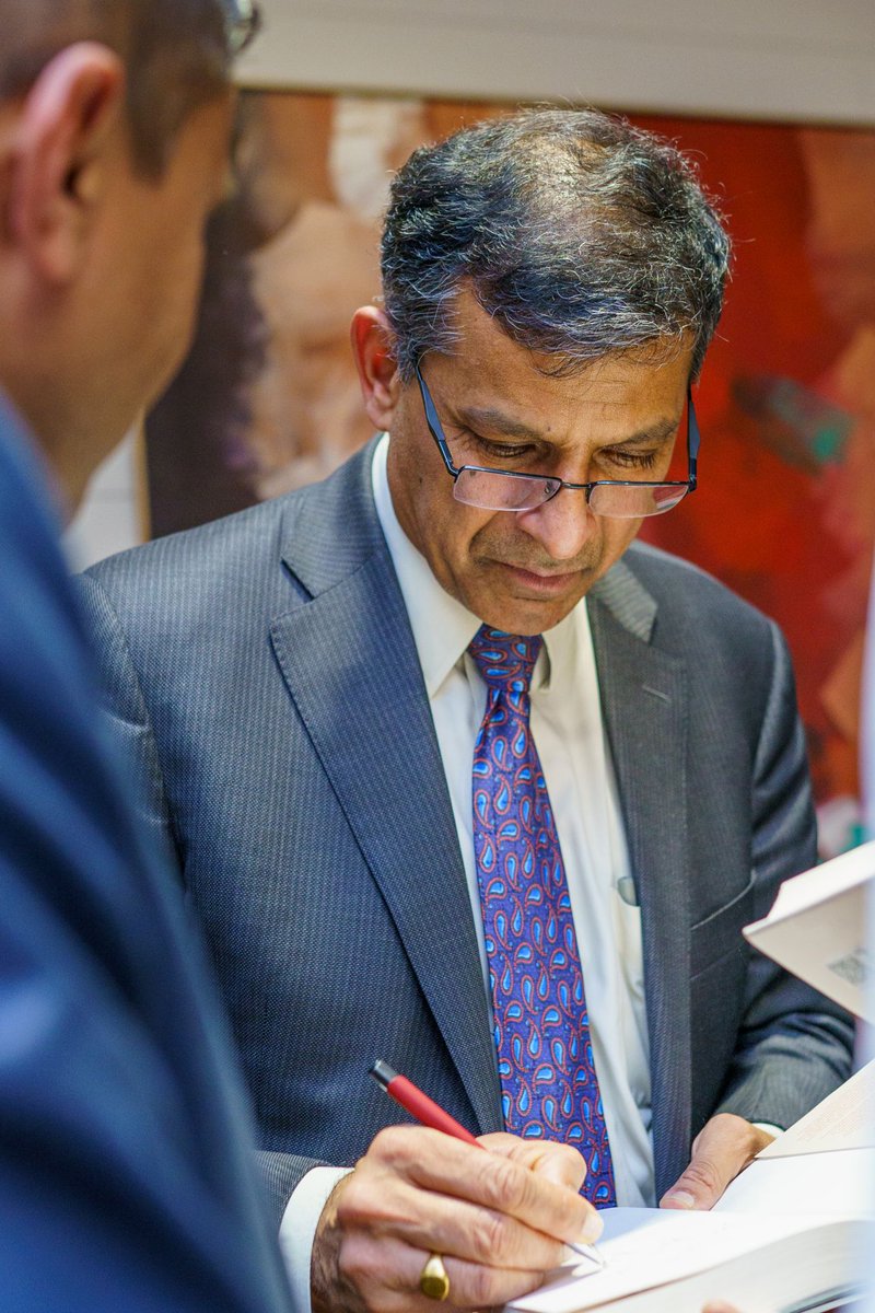 The Quorum (@thequorumclub) on Twitter photo Dr. Raghuram Rajan, Former Governor of RBI along with <a href="/rohlamba/">Rohit Lamba</a> Economist at Pennsylvania State University, discuss their book Breaking The Mould with Author <a href="/ShivShivakumar/">Shiv Shivakumar</a>.
Watch the full conversation here: youtu.be/k7xvixpuVU4 Dr. Raghuram Rajan, Former Governor of RBI along with <a href="/rohlamba/">Rohit Lamba</a> Economist at Pennsylvania State University, discuss their book Breaking The Mould with Author <a href="/ShivShivakumar/">Shiv Shivakumar</a>.
Watch the full conversation here: youtu.be/k7xvixpuVU4