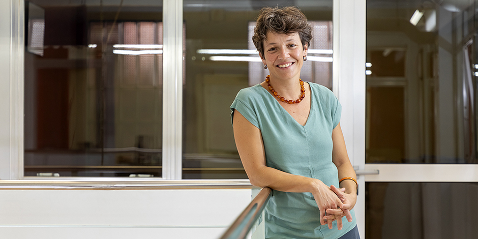 Tenir en ordre la documentació és essencial per accedir a drets i una dificultat més per a les persones que viuen al carrer. Recuperem l'entrevista a la Bea Fernández, responsable de l’equip jurídic d’Arrels, per entendre les claus de la situació.
arrelsfundacio.org/els-requisits-…