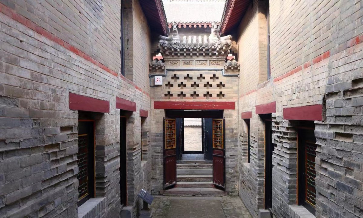 jxqwzx's tweet image. Kang Millions Farm: you could never miss the farm as a #traditionalarchitecture fanatic, in which houses the 300 year #history of city #Zhengzhou. 康百万庄园：作为传统建筑热爱者绝不容错过的庄园，潜藏着郑州300年的历史。