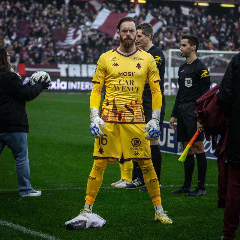 #FCMMHSC [ ℙ𝕣𝕠 ] 🧤 @oukidjaalex est votre 𝐆𝐫𝐞𝐧𝐚𝐭 𝐝𝐮 𝐦𝐚𝐭𝐜𝐡 face à Montpellier. 📊 𝑁𝑜𝑡𝑟𝑒 𝑔𝑎𝑟𝑑𝑖𝑒𝑛 𝑎 𝑟𝑒́𝑐𝑜𝑙𝑡𝑒́ 54% 𝑑𝑒𝑠 𝑣𝑜𝑡𝑒𝑠.