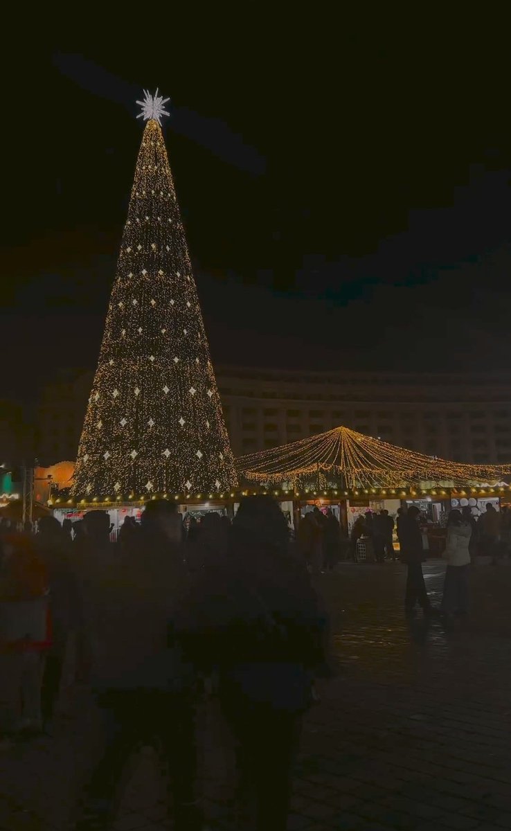 Travel_2Romania's tweet photo. Un 📽️ atractiv despre Târgul de Crăciun 🎄🎅 de la #București, postat de către Ambasada Republicii #Coreea 🇰🇷în #România🇷🇴 #Christmas2023 #Korea
Happy Holidays!❤️#Diplomacy #TraveltoRomânia
https://t.co/b6UDXf8Ugf https://t.co/ZcnbKkdIND