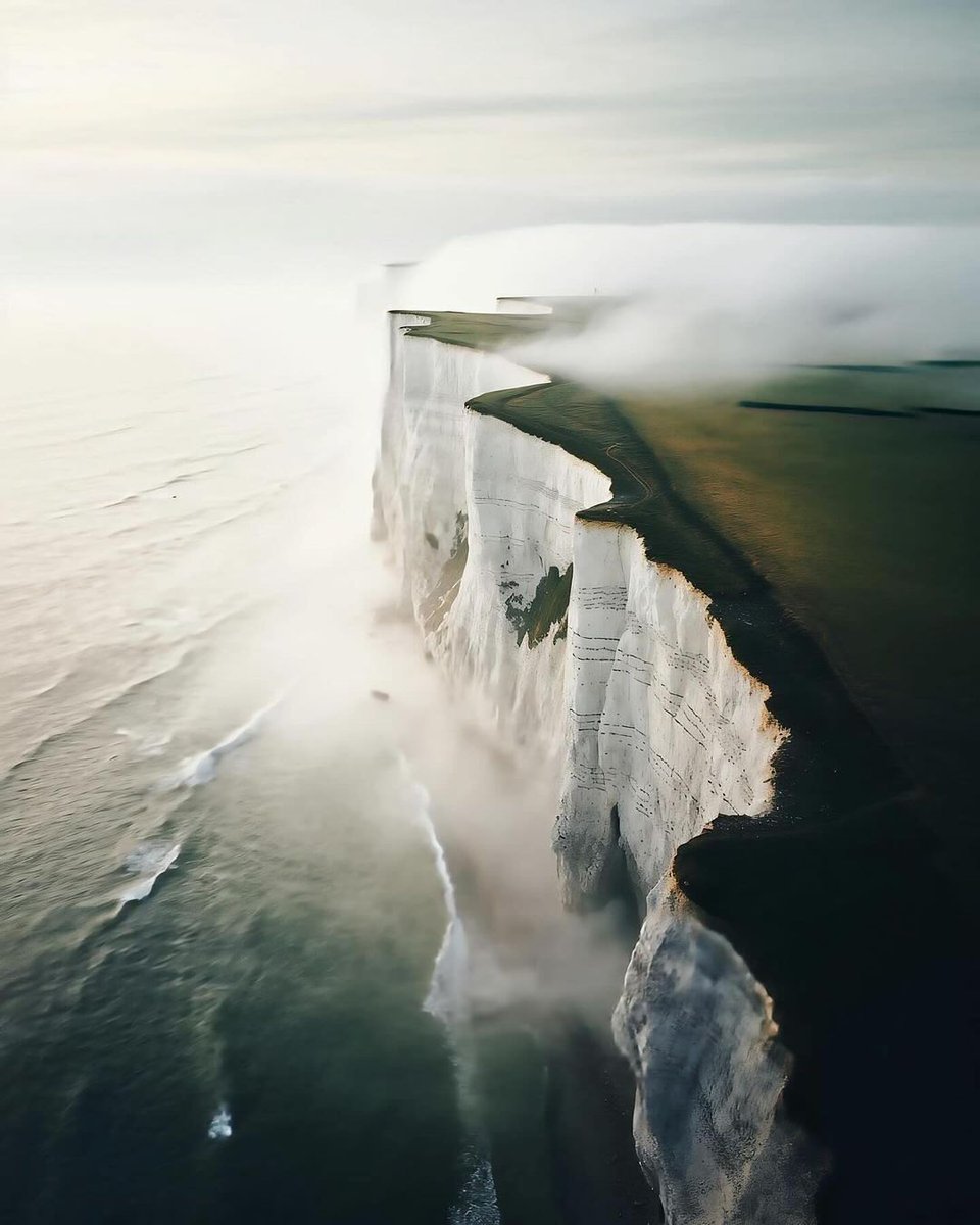 relivenature's tweet photo. #WhiteCliffs #whitecliffsofdover #England #France #Englishchannel #beauty #magnificant #photography #nature #relivenature https://t.co/QMi2PugN5m