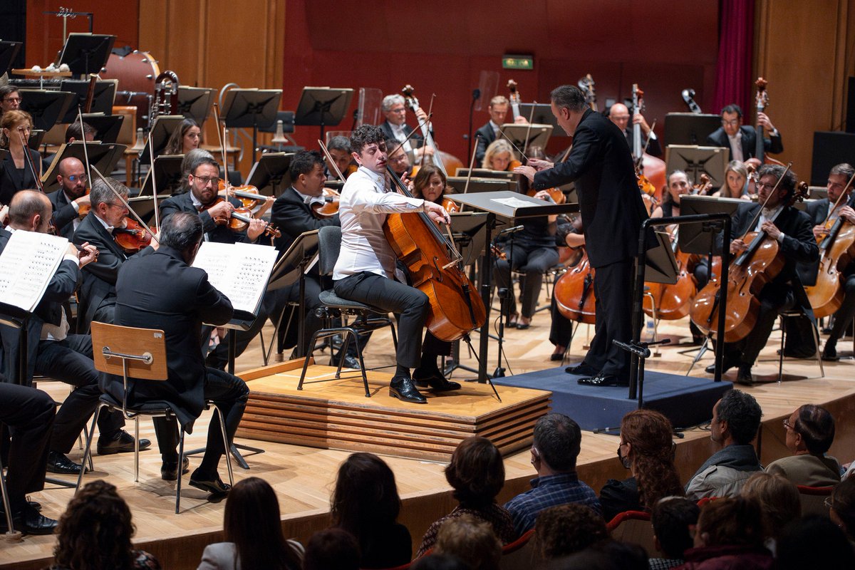 Crítica @ofgrancanaria / Pompa y ceremonial británico para cerrar el año - por Juan Francisco Román Rodríguez @narek_music ritmo.es/auditorio/crit…