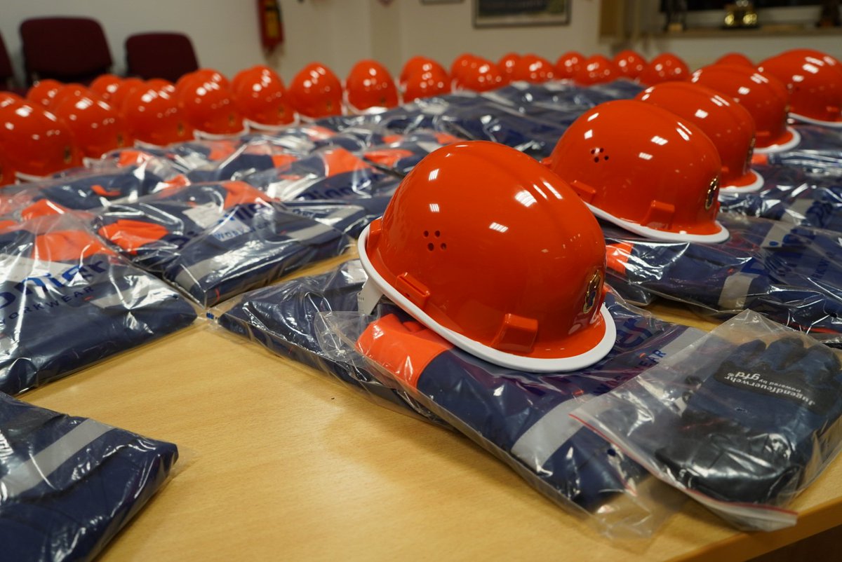FFDoebernLand's tweet photo. Auch das Projekt "Einkleidung der 75 Jugendfeuerwehrmitglieder unter 10 Jahren" konnte noch vor dem Jahreswechsel erfolgreich abgeschlossen werden ⛑️!

Danke an die @CDUFraktionBRB für die Unterstützung 🤝🚒! https://t.co/w8u7zqHzPM