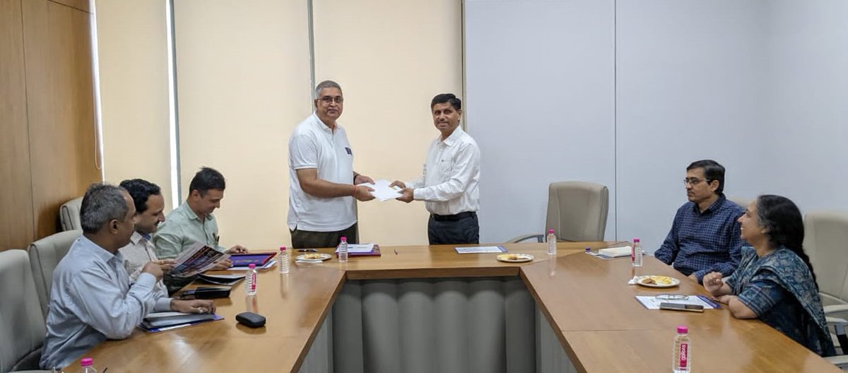 ch_itnu's tweet image. A Memorandum of Understanding was established between the @ITNUOfficial, @NirmaUniTweets  and the #Composite Excellence Center of Asia.The #MoU was formally executed by Dr. R. K. Singh, @DrRajeshNPatel  Director, #Instituteoftechnology, #NirmaUniversity @MilindJoshipura #Research