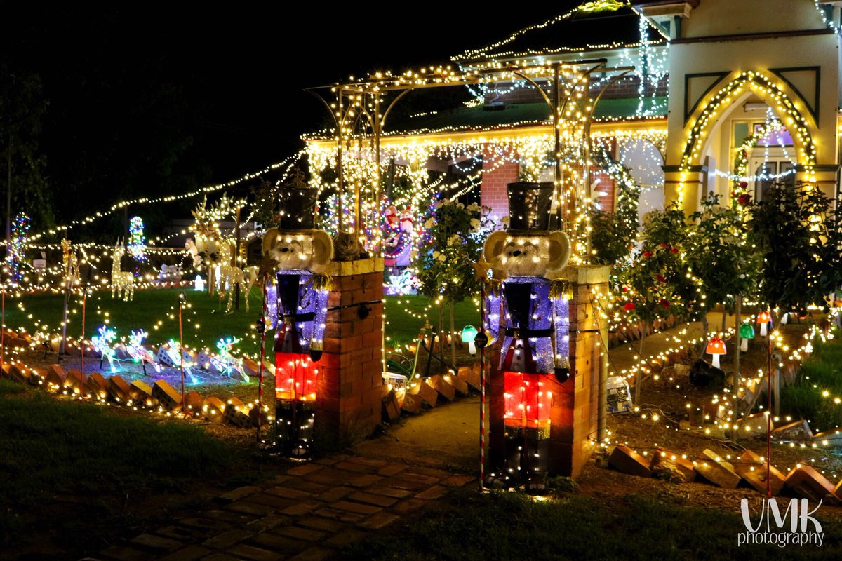 🐨THE KOALACRACKER🐨

📍Berrigan, New South Wales
📸Canon750D

#Christmas2023 #Christmas #ChristmasLights #ChristmasHouse #ChristmasDecorations #Berrigan #NewSouthWales #SouthernRiverina #VisitBerrigan #BerriganShire #TheNutcracker #photography