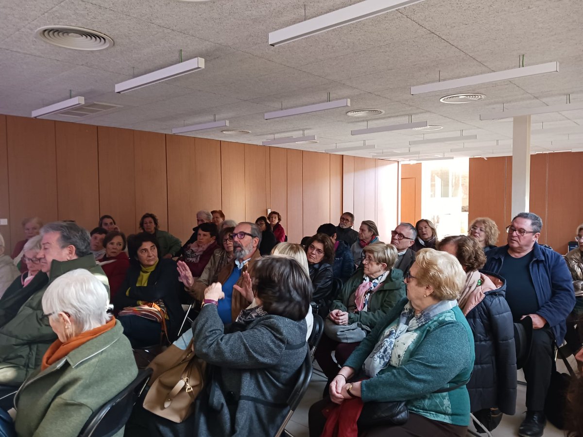 Nuestro presidente, Miguel Salvador, ha estado en @univ_po_pu_lar explicando los entresijos de la nueva #LeyVoluntariado y los tipos de voluntariado a través de estos dos cortometrajes

📽 #HazVoluntariado: youtu.be/Z4ObchEOREg
🎥 De Ucrania a Valencia: youtu.be/oYUxxZ6rM18